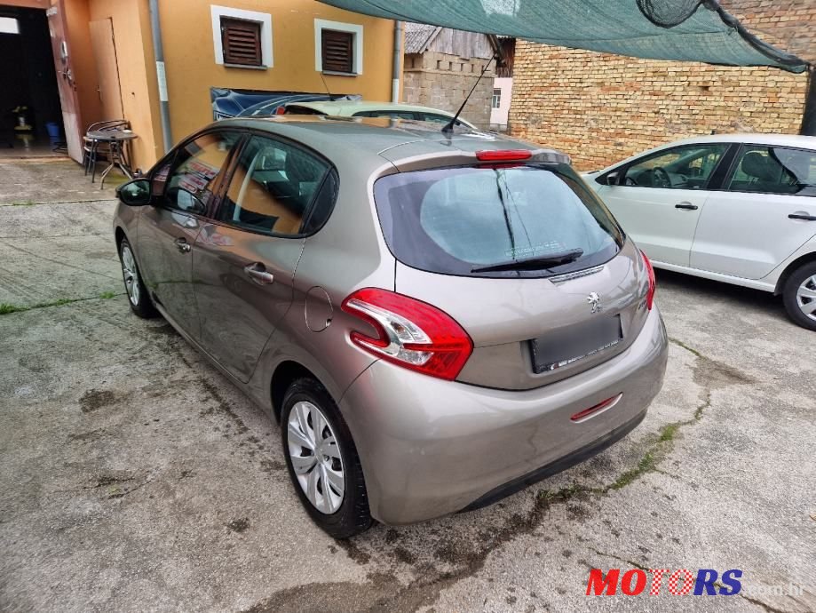 2014' Peugeot 208 photo #6