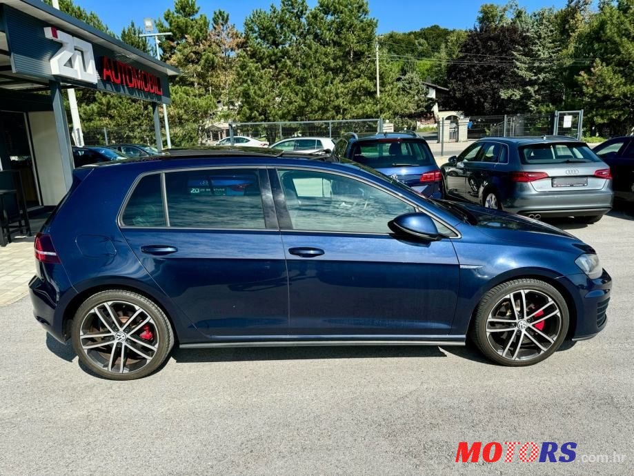 2013' Volkswagen Golf VII photo #3