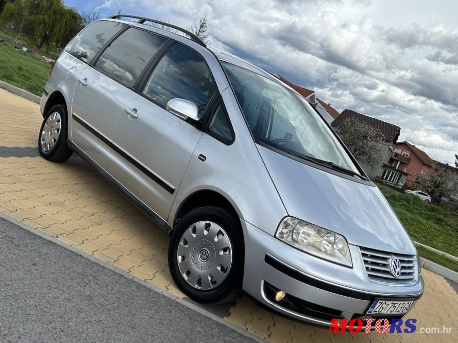 2004' Volkswagen Sharan 2,0 photo #2