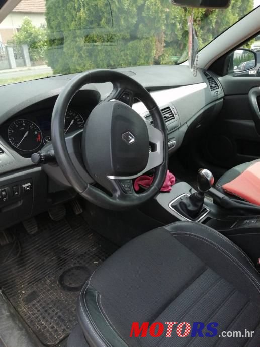 2008' Renault Laguna photo #3