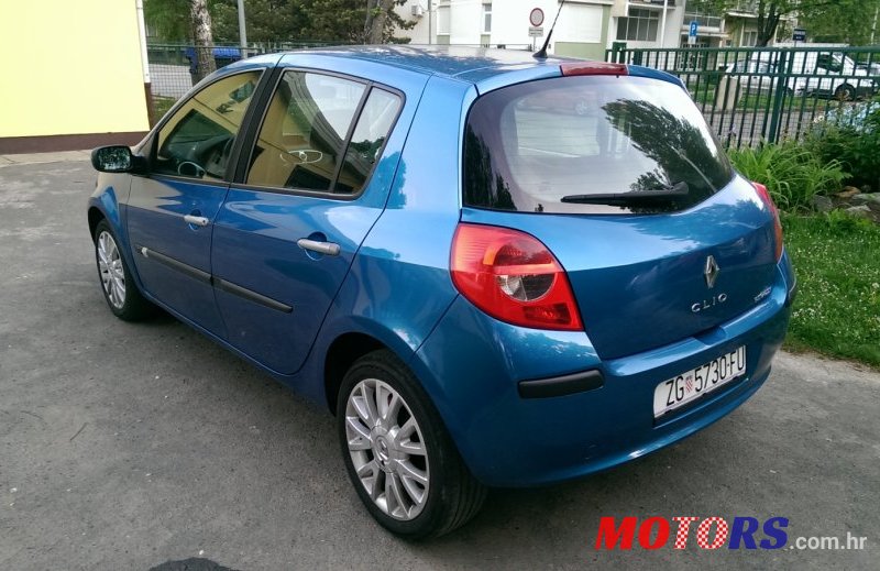 2006' Renault Clio photo #2