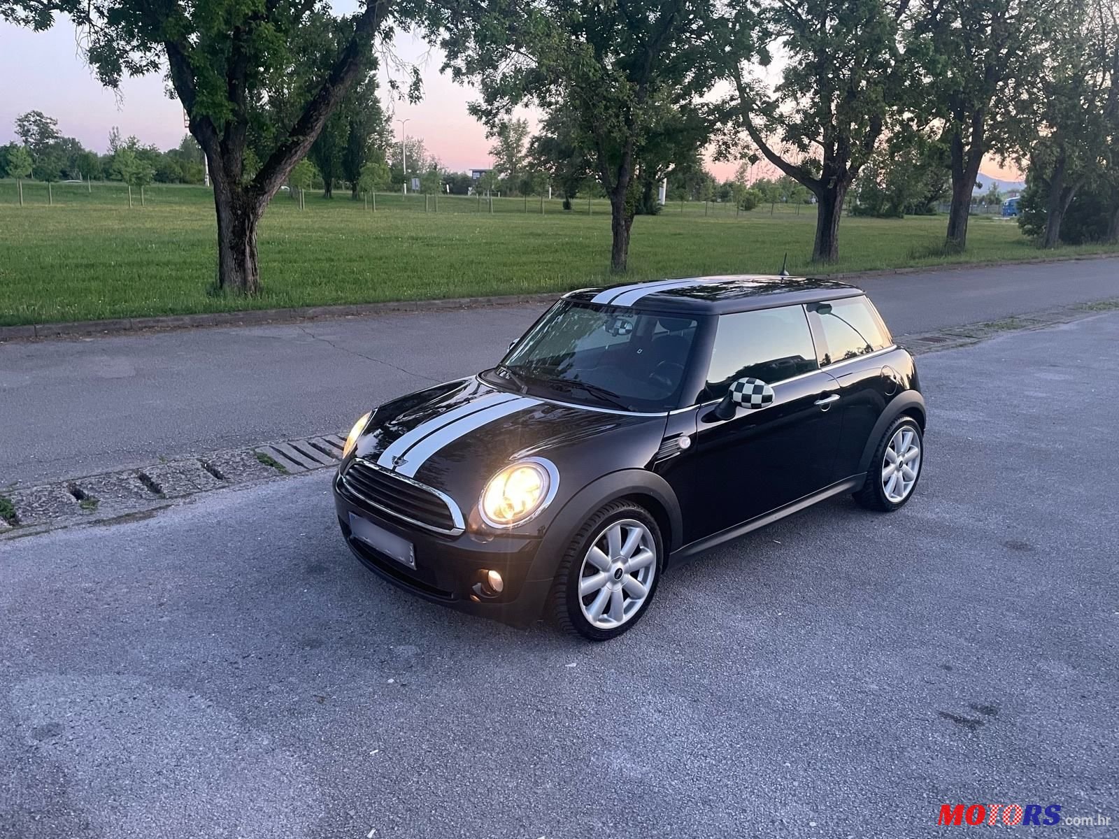 2009' MINI Cooper photo #2