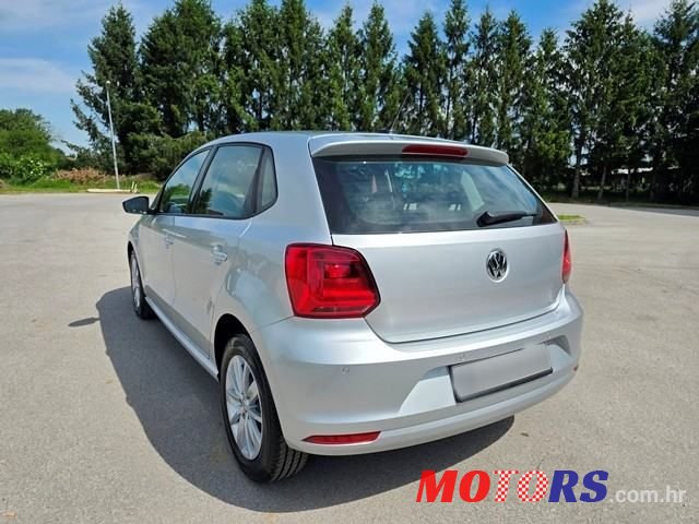 2017' Volkswagen Polo photo #4