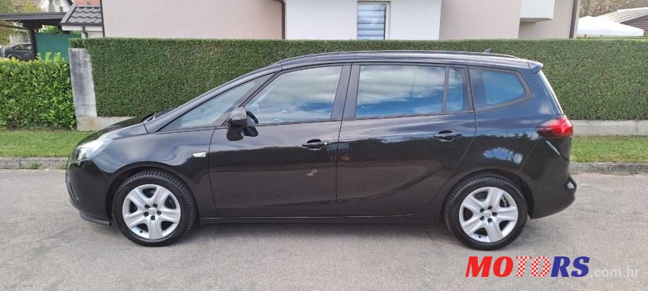 2013' Opel Zafira 2,0 photo #1