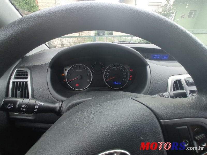 2013' Hyundai i20 photo #3