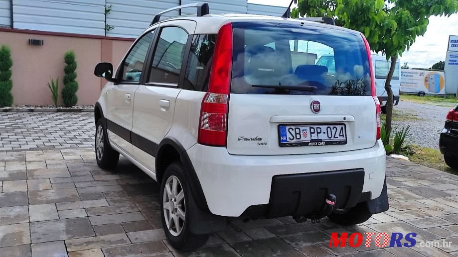 2012' Fiat Panda photo #2