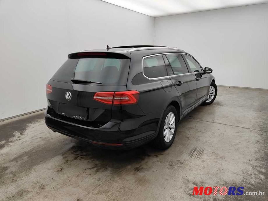 2018' Volkswagen Passat photo #4