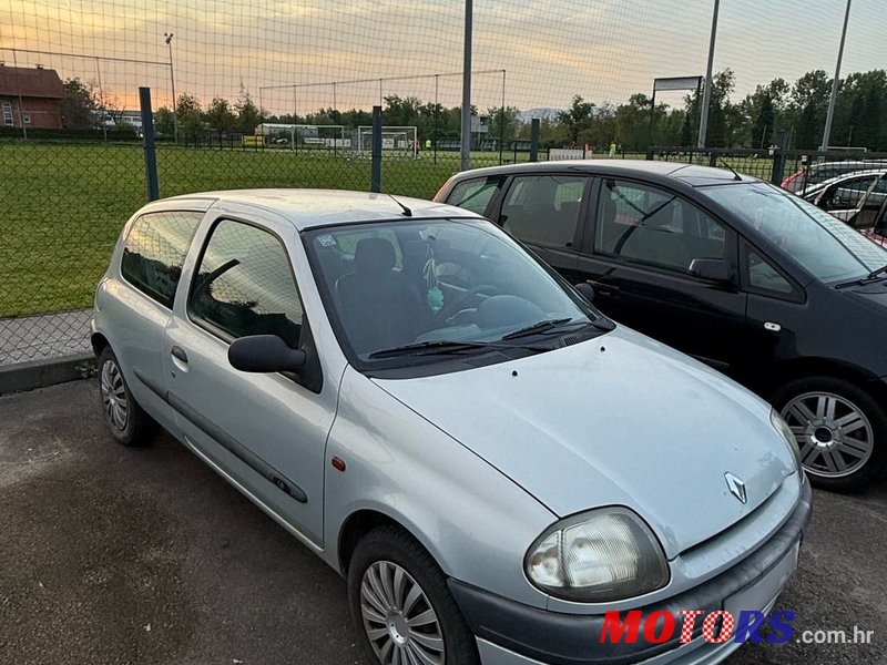 2001' Renault Clio 1,2 16V photo #4