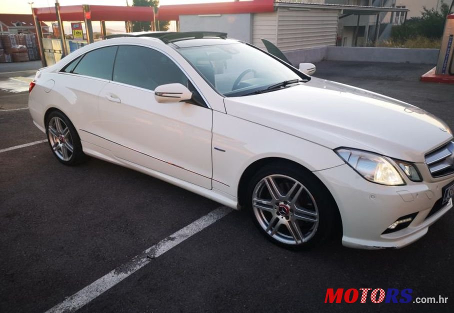 2009' Mercedes-Benz E-Klasa Coupe 350 Cdi photo #1