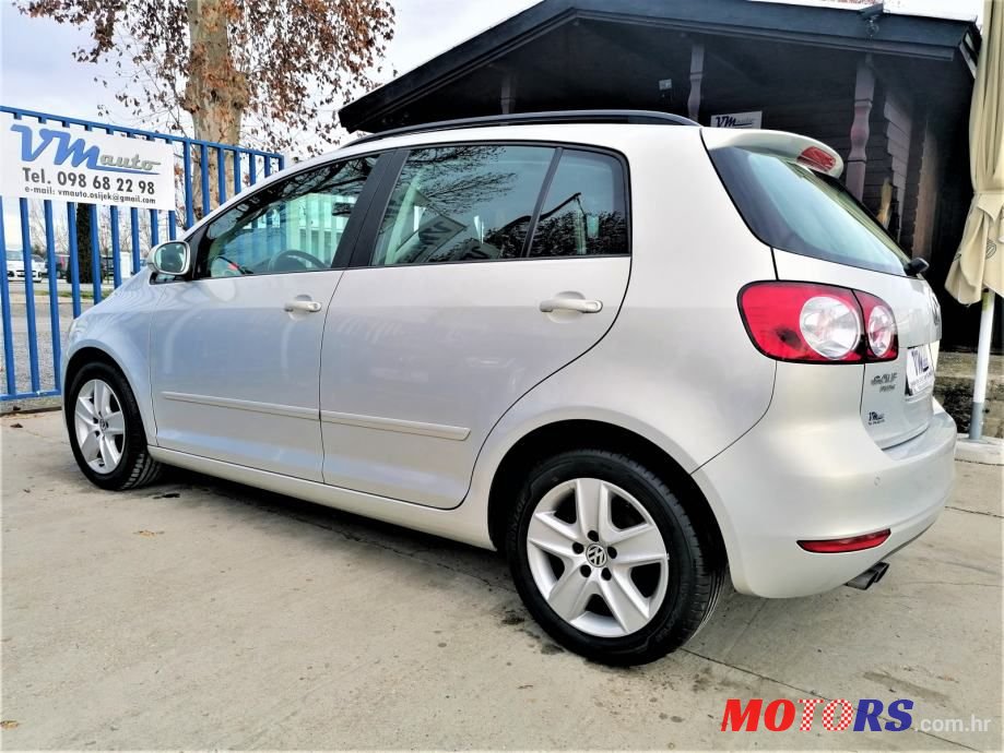 2009' Volkswagen Golf Plus photo #5