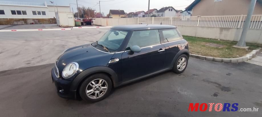 2013' MINI Cooper D photo #6