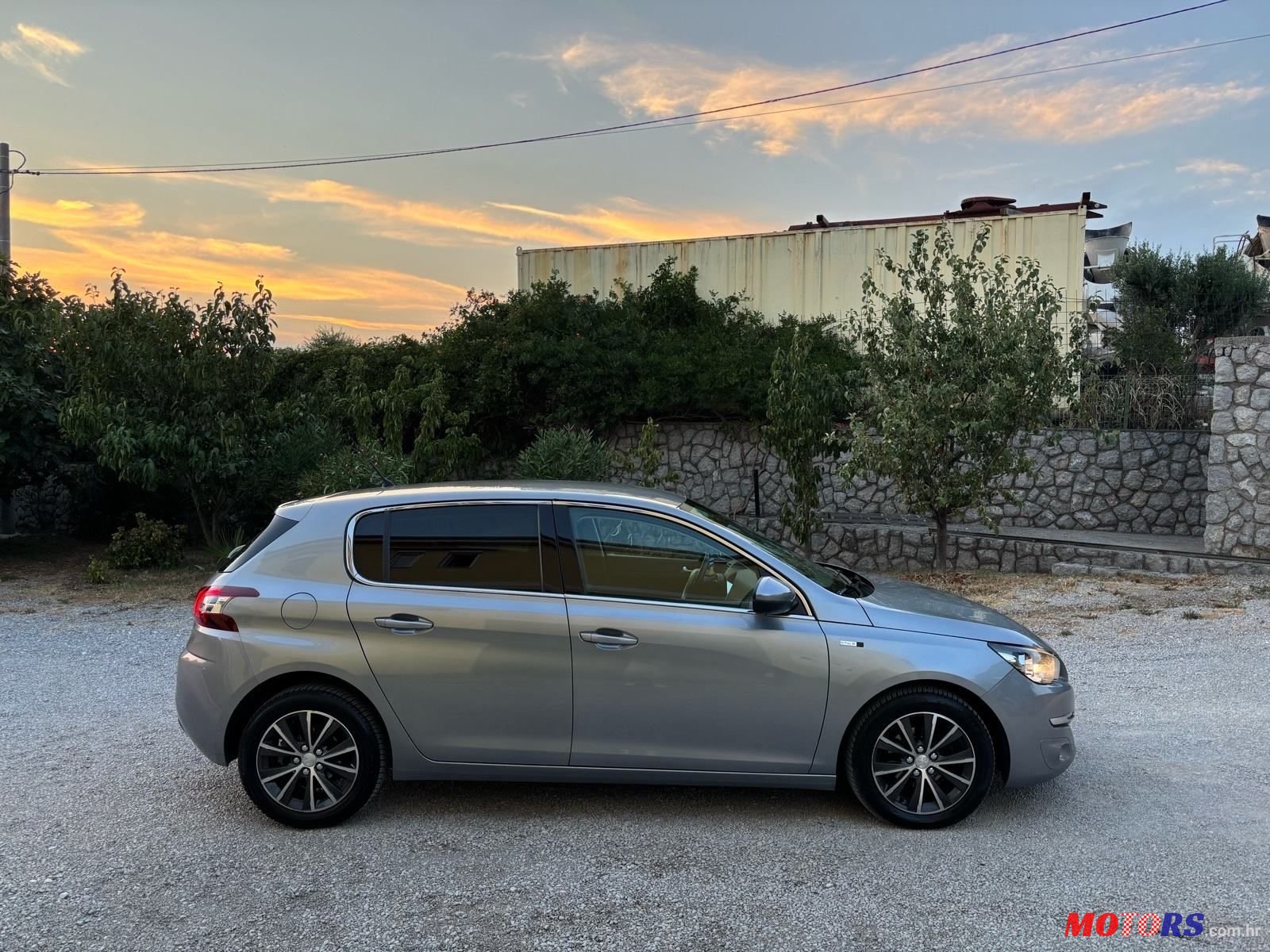 2015' Peugeot 308 1,6 Bluehdi photo #6