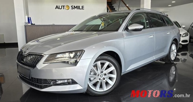 2019' Skoda Superb Combi photo #2