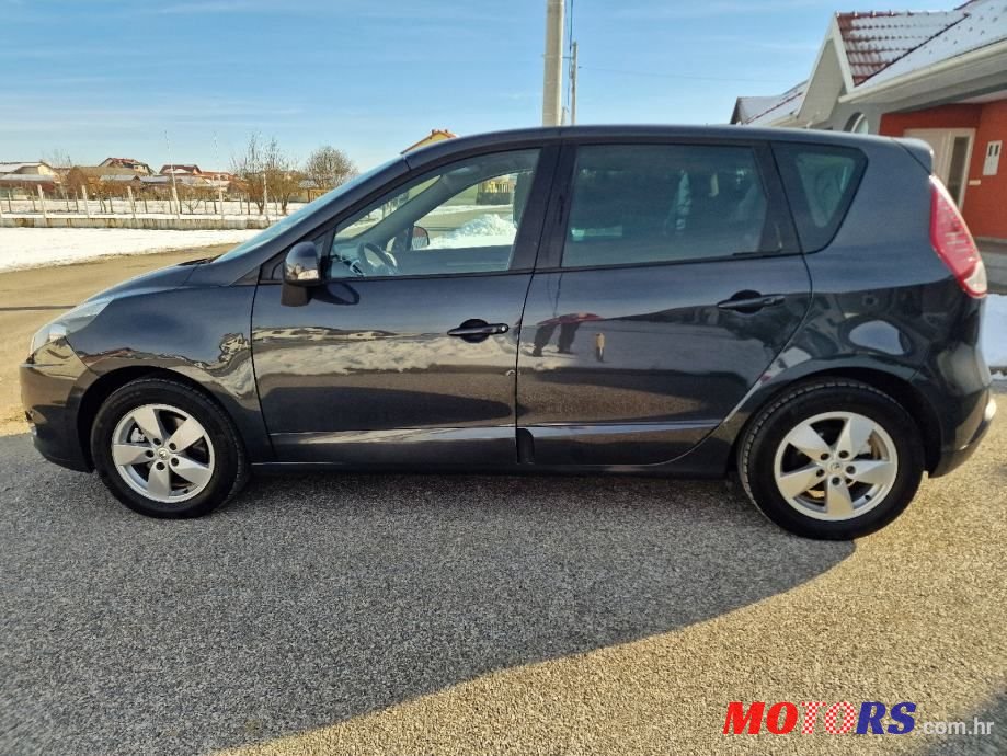 2010' Renault Scenic 1,5 Dci photo #2
