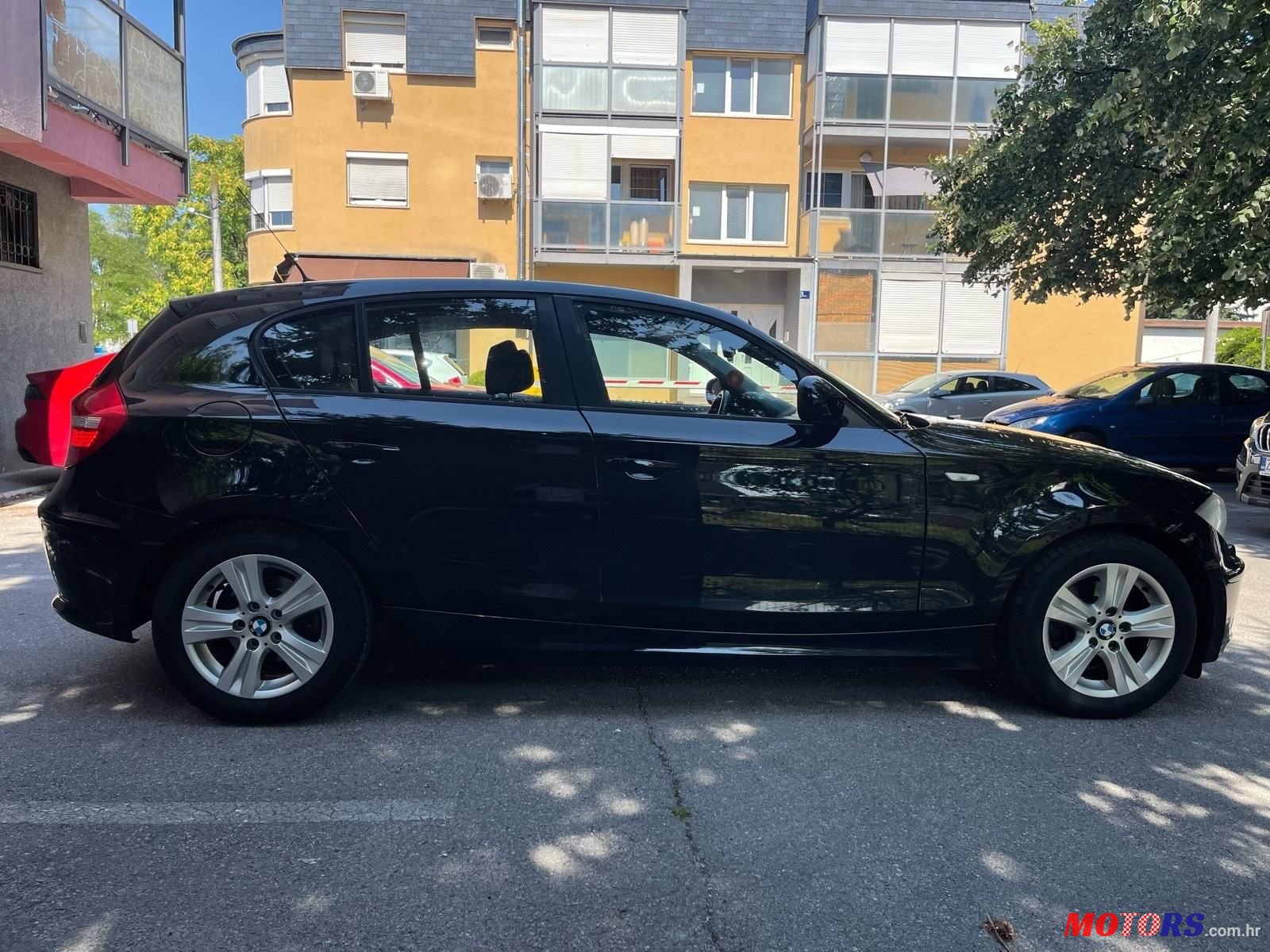 2011' BMW Serija 1 116D photo #6