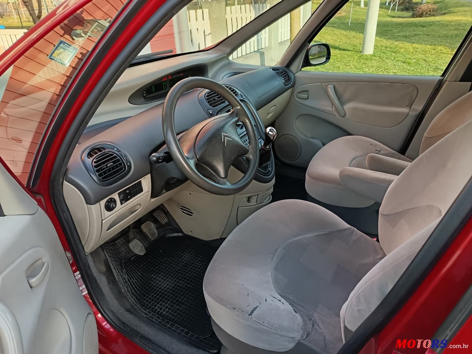 2004' Citroen Xsara Picasso 1,6 I photo #6