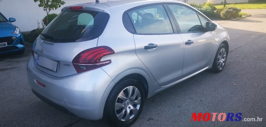 2015' Peugeot 208 1,6 Bluehdi photo #2