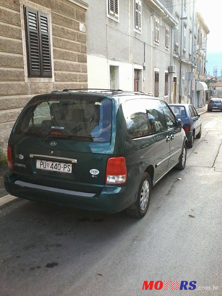 2002' Kia Carnival photo #6