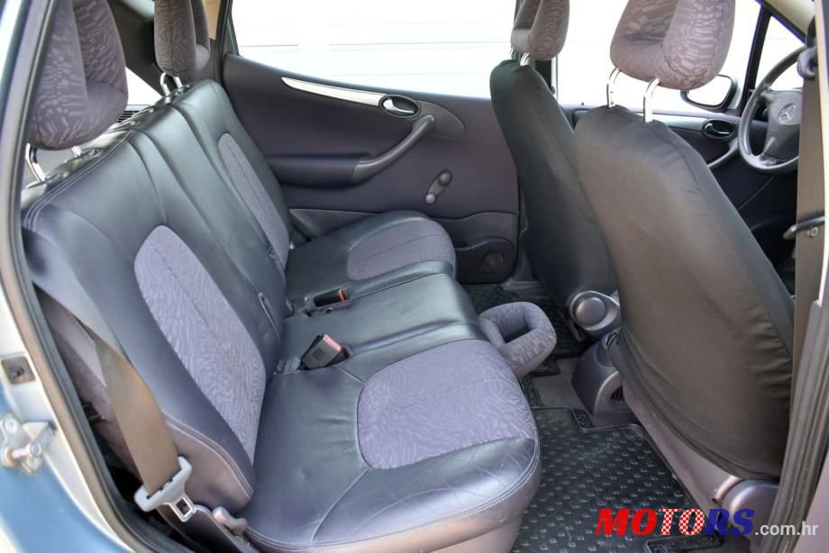 2004' Mercedes-Benz A-Klasa photo #5