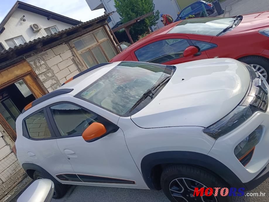 2022' Dacia Spring Confort photo #3