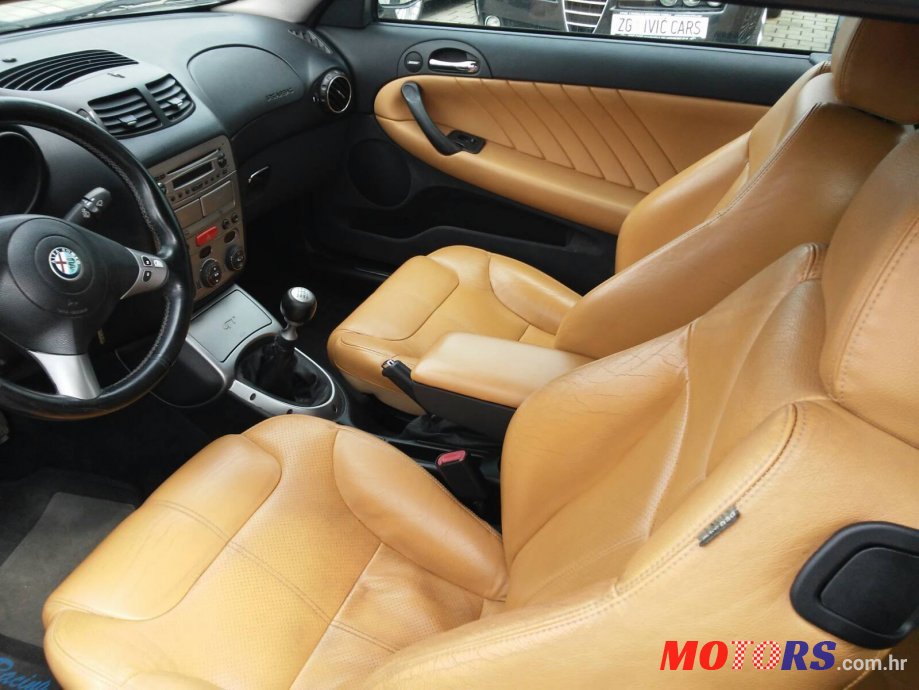 2005' Alfa Romeo GT 1,9 JTD M-Jet photo #3