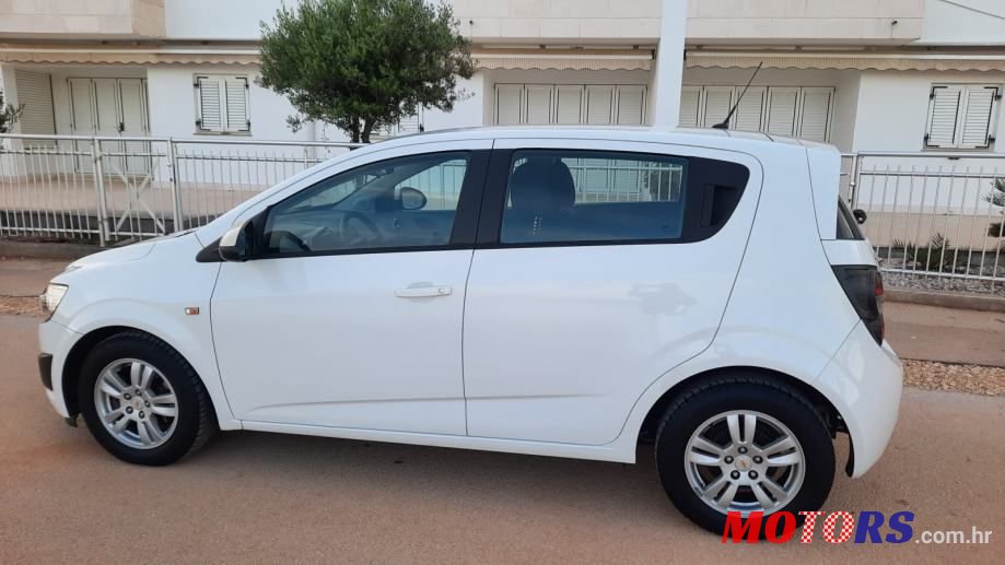 2013' Chevrolet Aveo photo #5