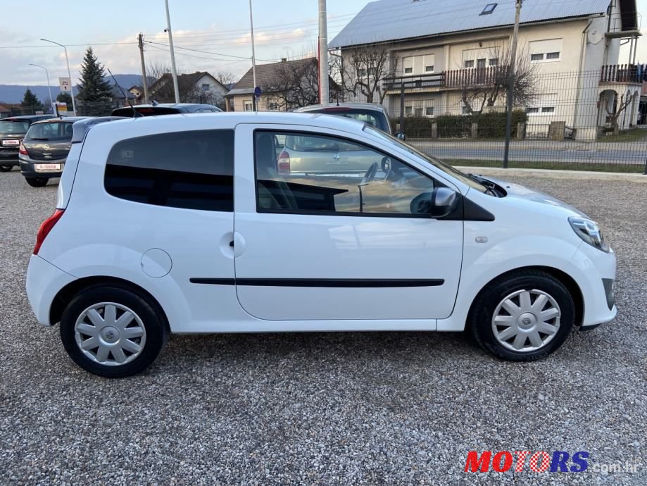 2011' Renault Twingo 1.5 Dci photo #4