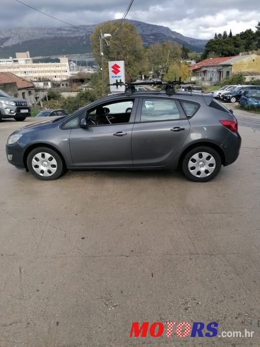 2011' Opel Astra 1,7 Cdti photo #2