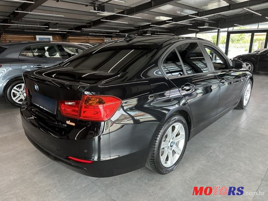 2015' BMW Serija 3 316D photo #6