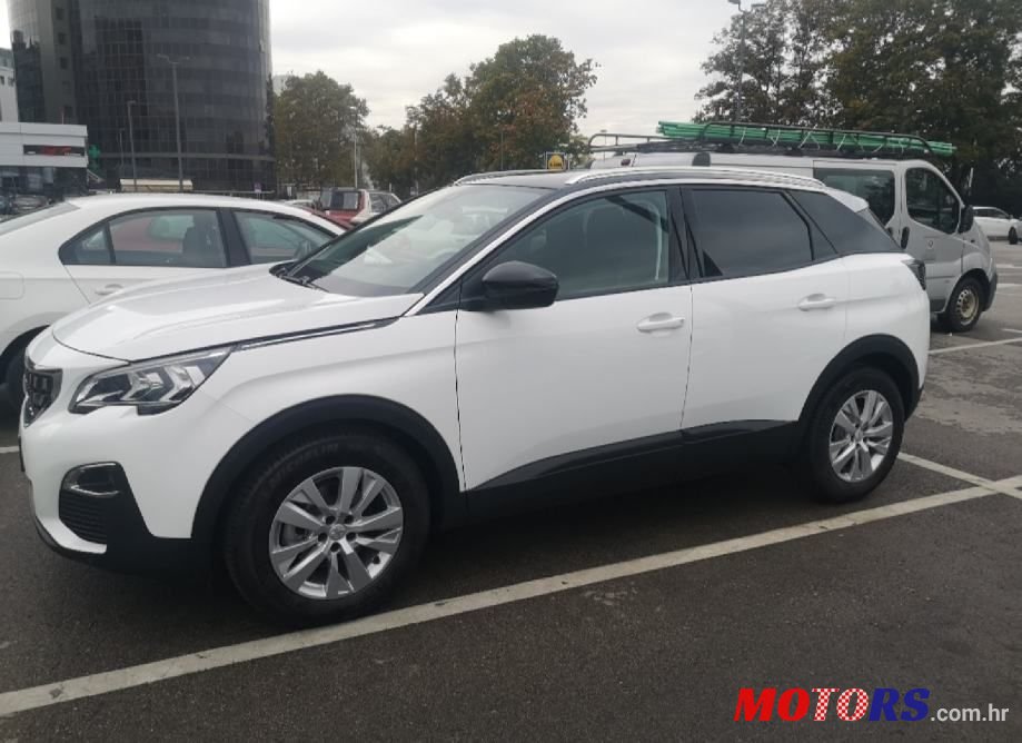 2019' Peugeot 3008 1,2 Puretech photo #2