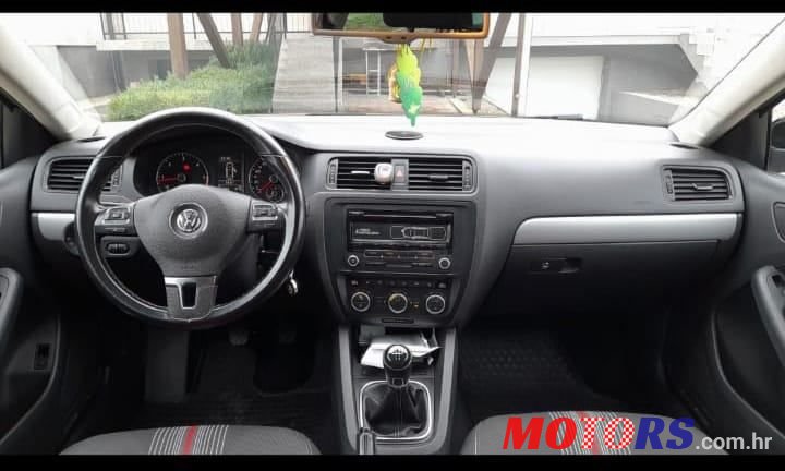 2012' Volkswagen Jetta 1,6 Tdi photo #5
