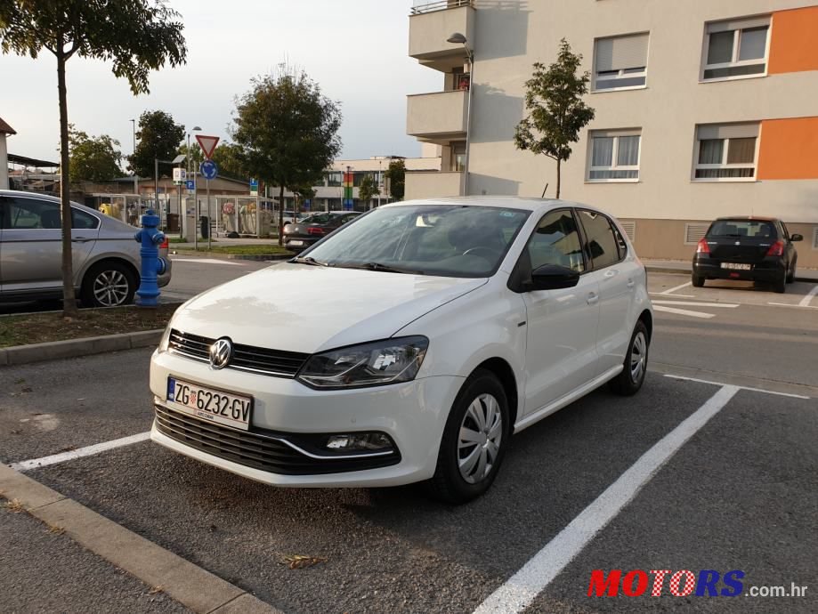 2014' Volkswagen Polo photo #3