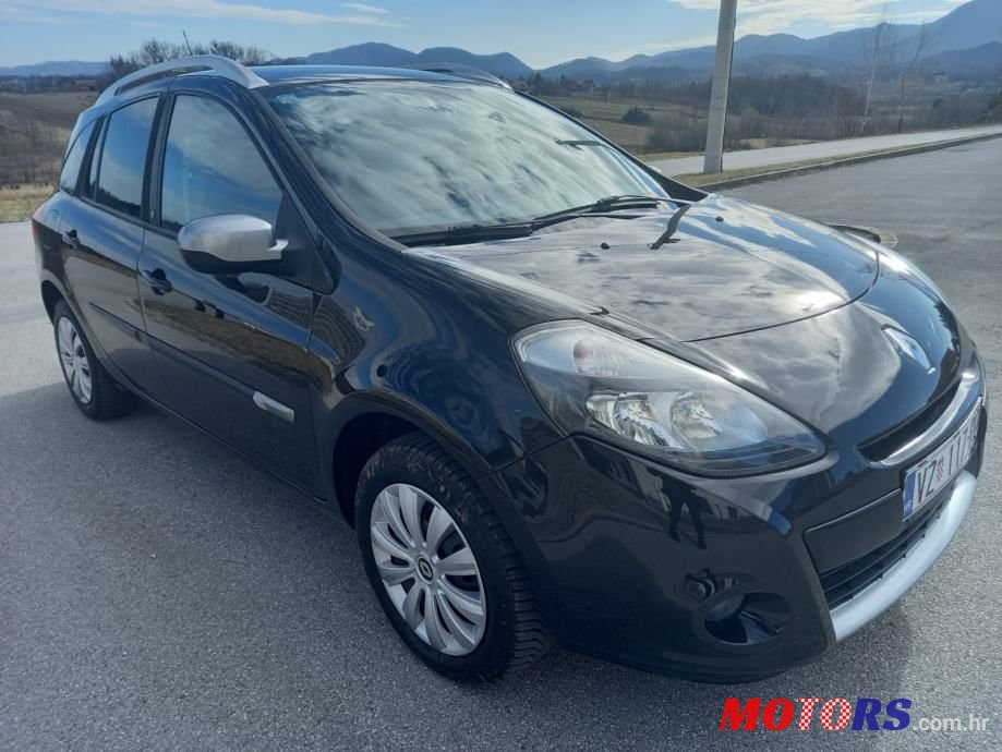 2010' Renault Clio photo #6