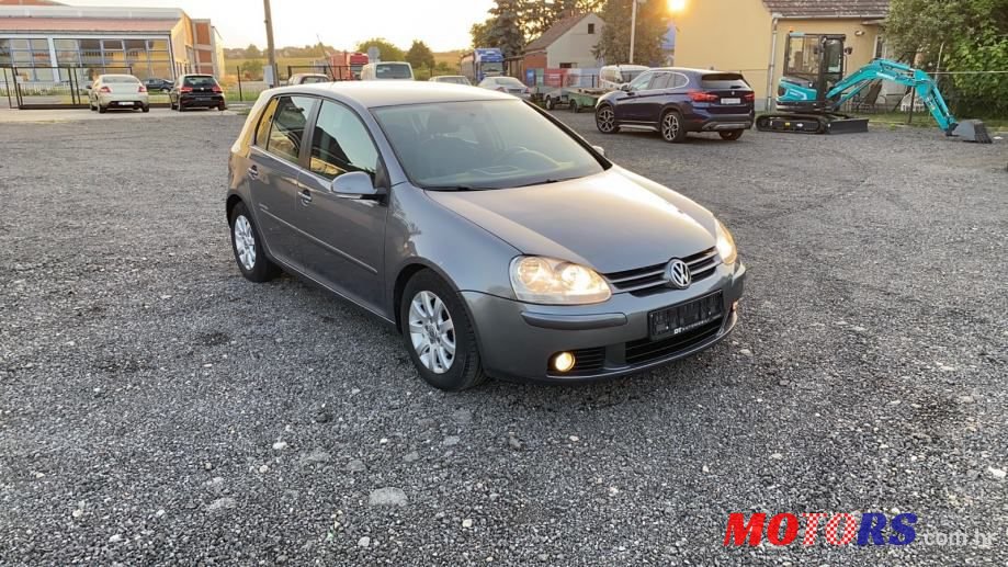 2008' Volkswagen Golf 5 photo #2