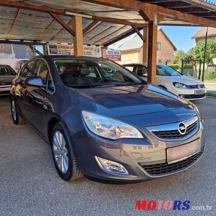 2012' Opel Astra 1,7 Cdti photo #1