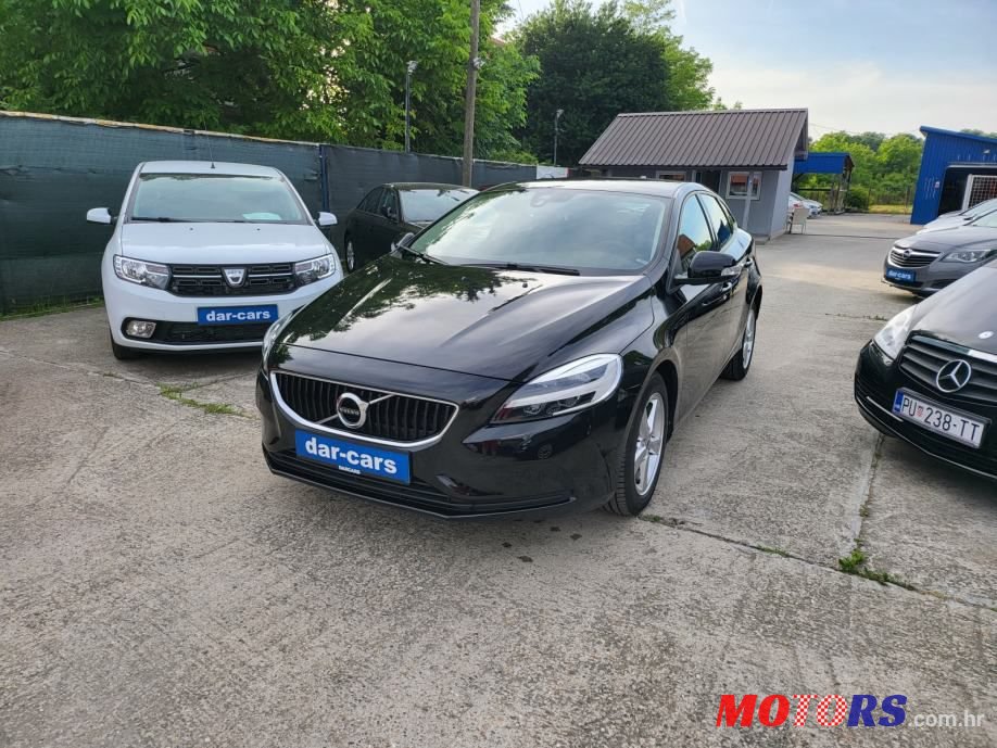 2018' Volvo V40 T2 photo #2