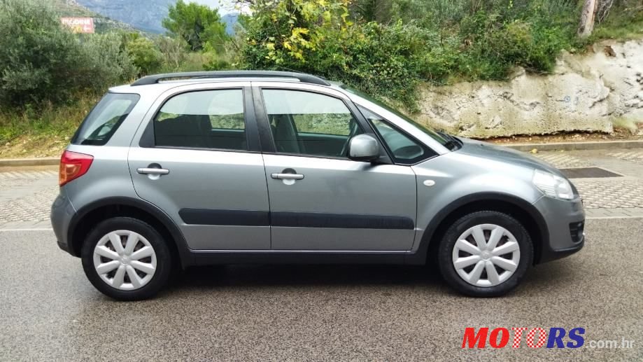 2011' Suzuki SX4 1,6 Glx photo #6
