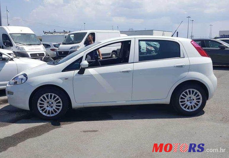 2015' Fiat Punto 1,3 Multijet 16V photo #1