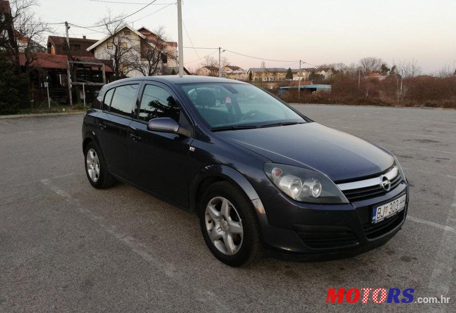 2008' Opel Astra 1,3 Cdti photo #1