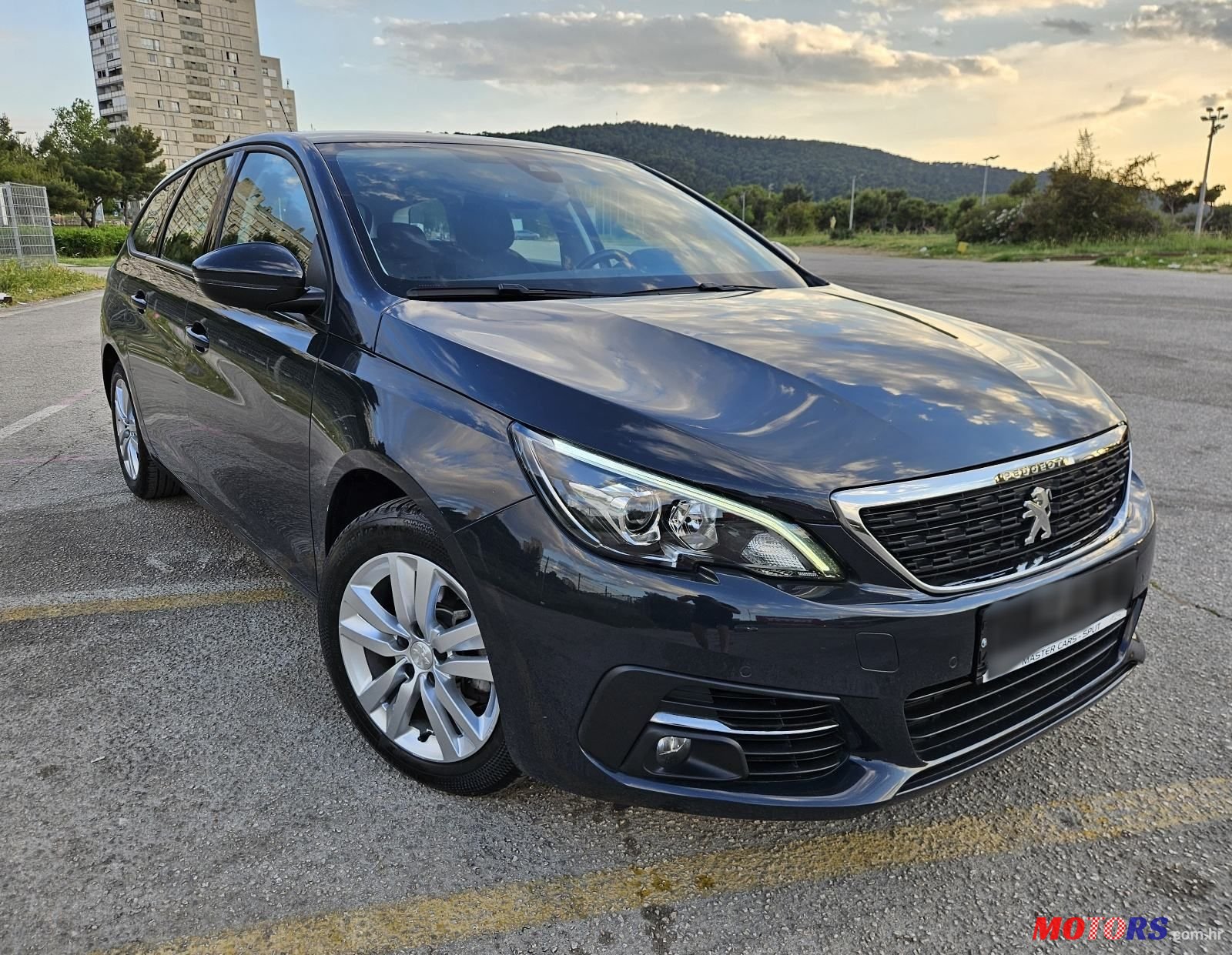2019' Peugeot 308 Sw photo #2