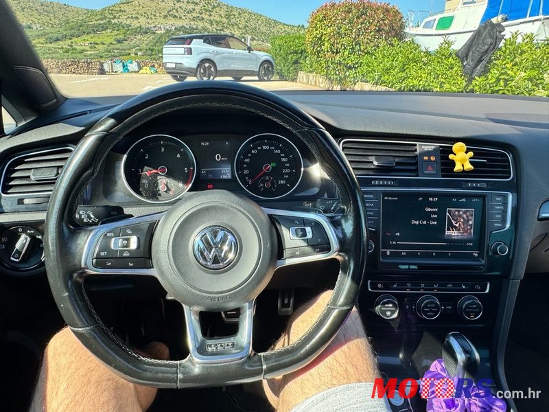 2016' Volkswagen Golf VII Gtd photo #3