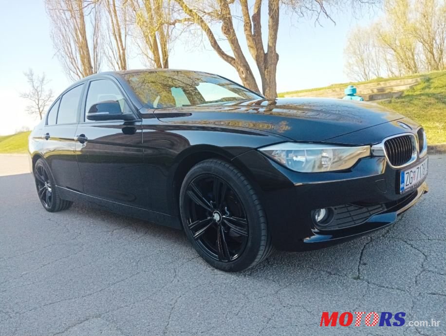 2013' BMW Serija 3 318D photo #4