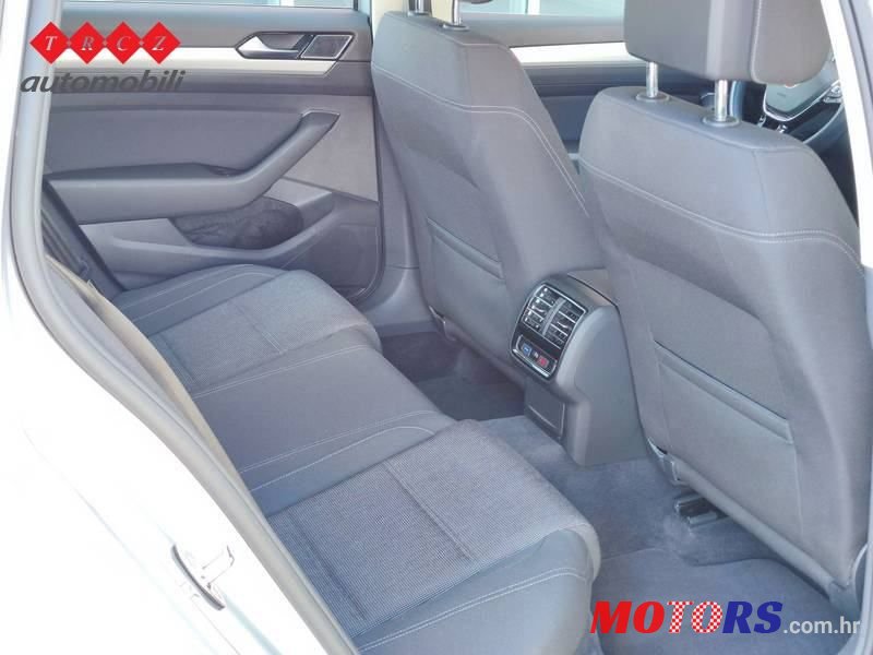 2018' Volkswagen Passat photo #4