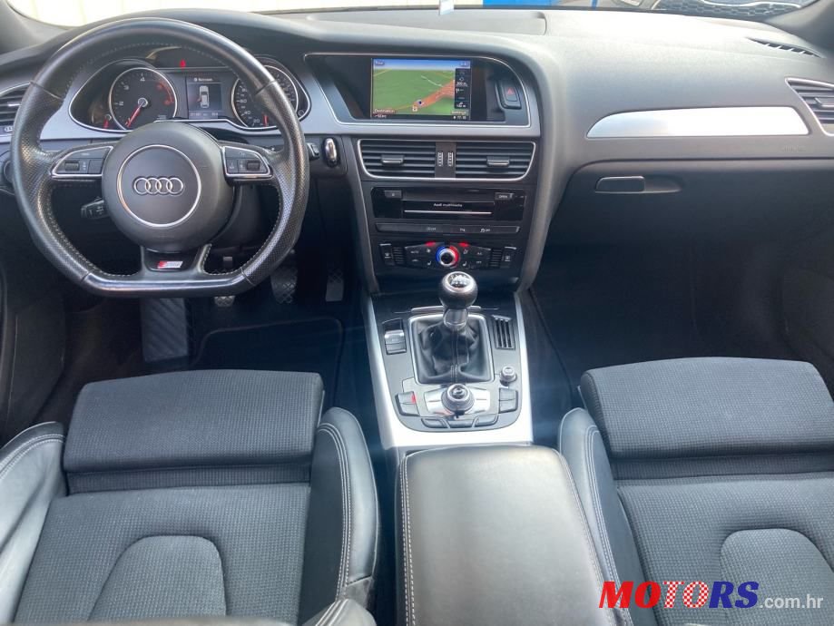 2014' Audi A4 Avant photo #6