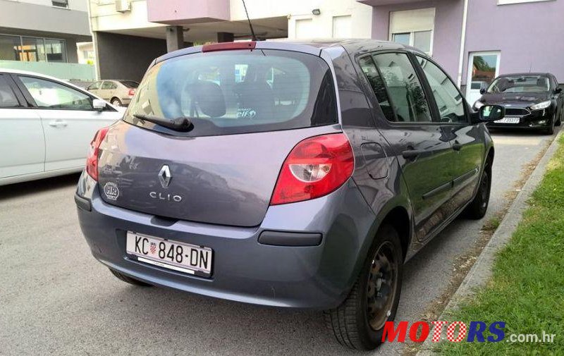 2007' Renault Clio 1,2 16V photo #1