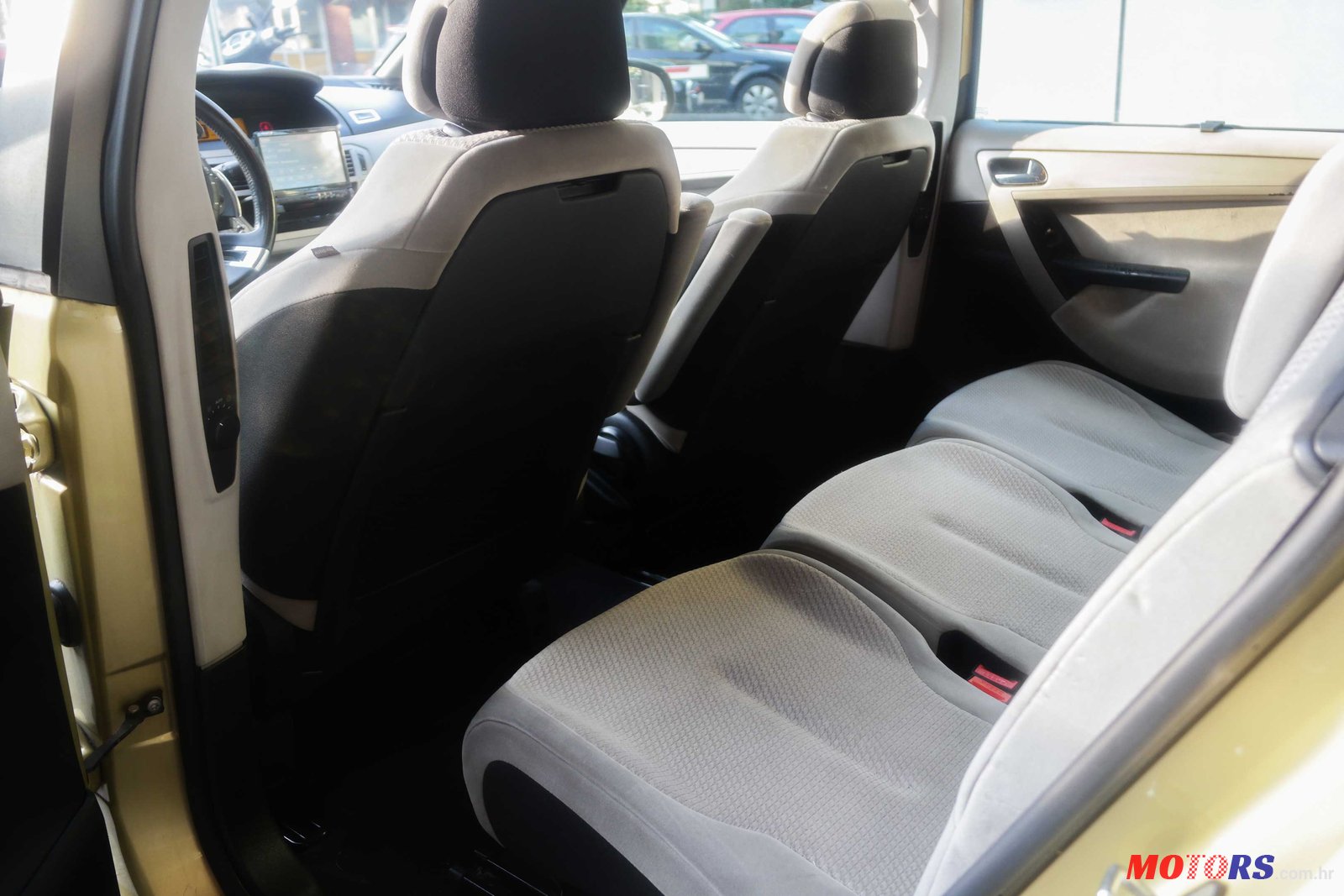 2008' Citroen Grand C4 Picasso photo #4