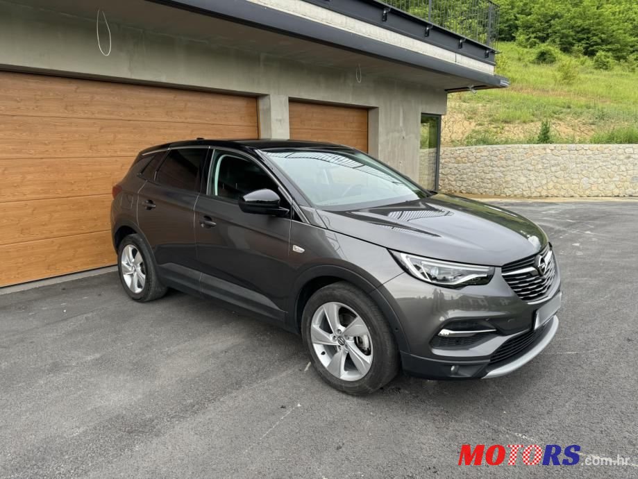 2018' Opel Grandland 1,2 Turbo photo #2