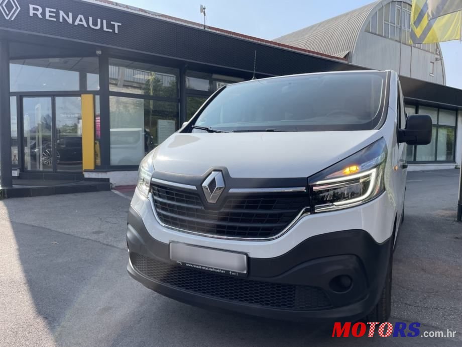 2020' Renault Trafic Grand Passenger photo #2