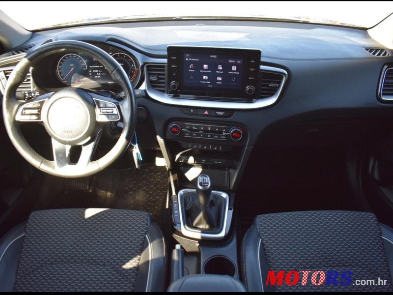 2021' Kia XCeed photo #6
