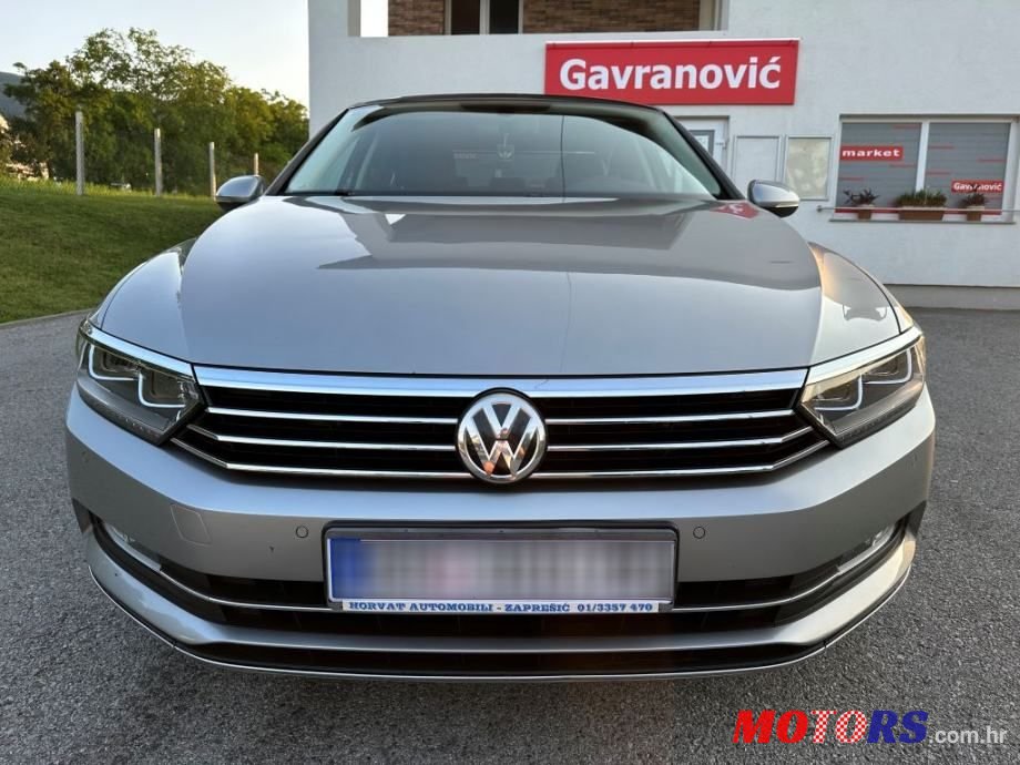 2015' Volkswagen Passat photo #5